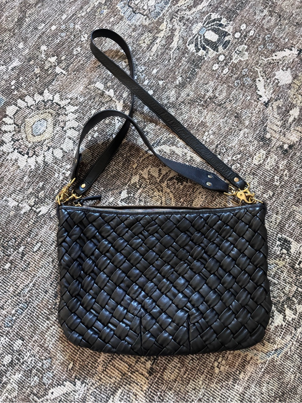 Clare v Moyen messenger - Picture 1 of 10